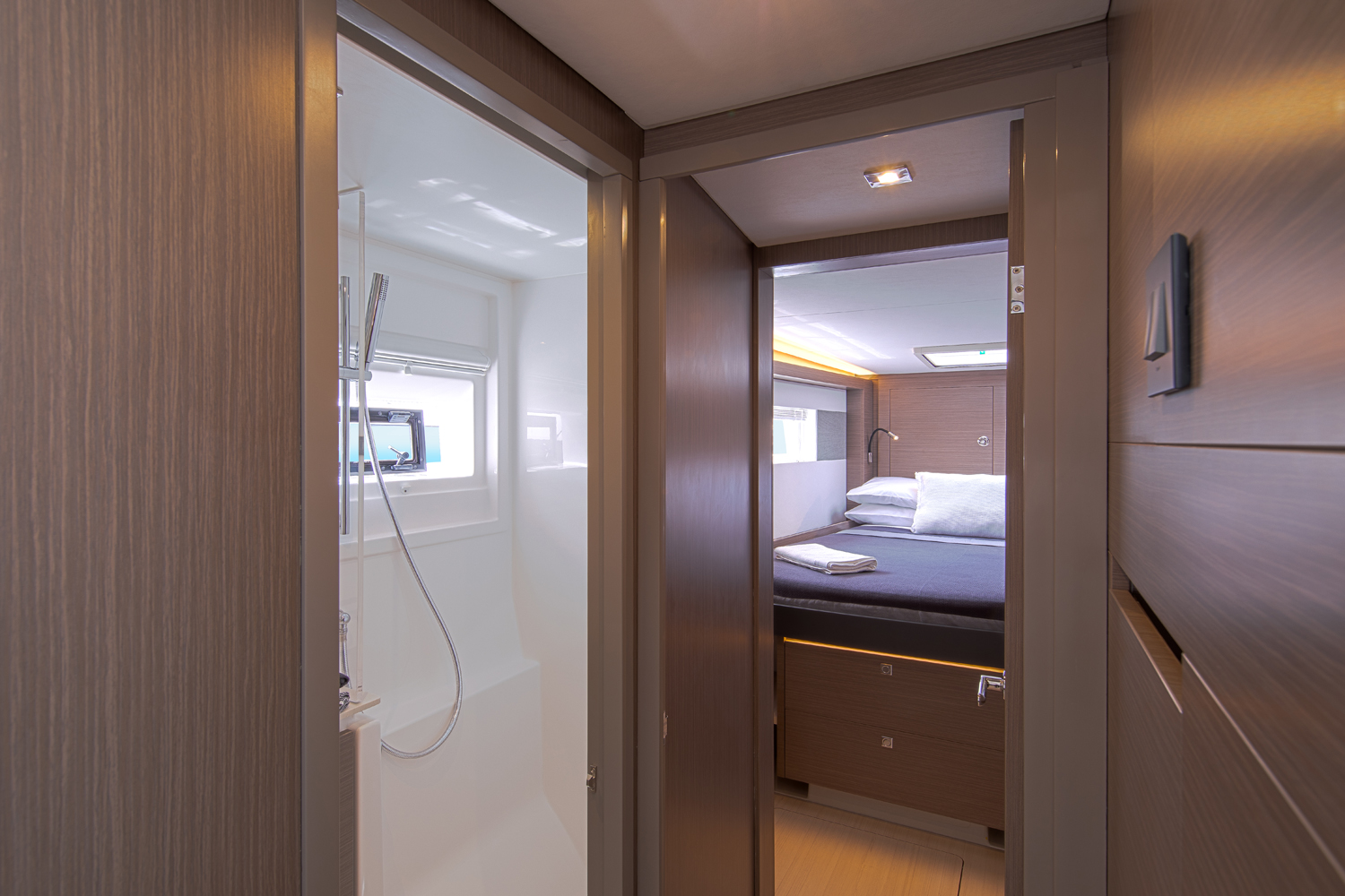 L40PC Interior-3933