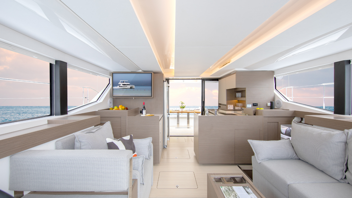 L40PC Interior-3995